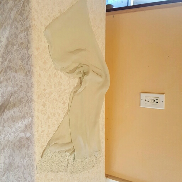 ELIZABETH GILLETT NYC Mint Scarf - Picture 2 of 5